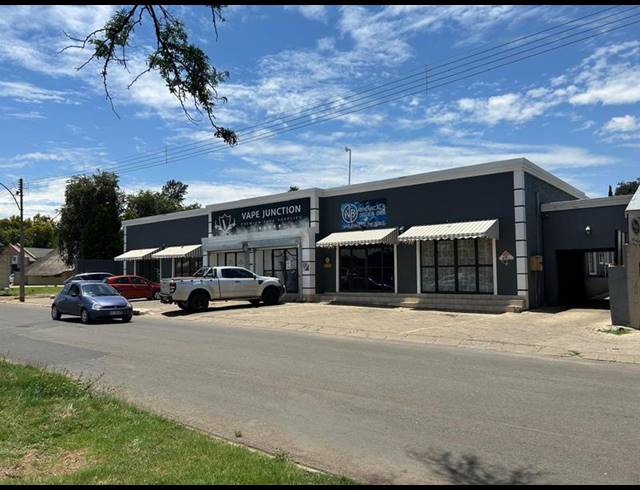 BUSINESS PROPERTY TO RENT IN FLAMWOOD
